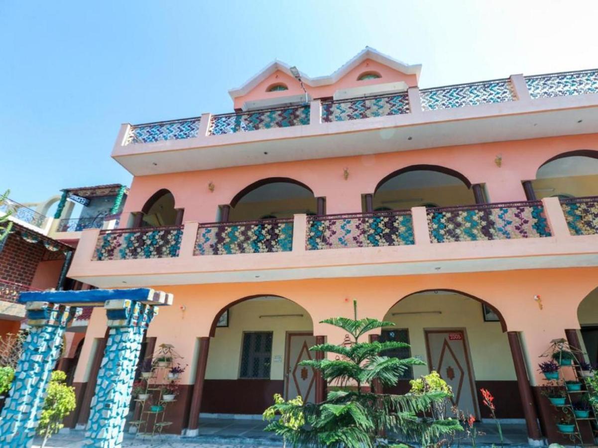 โอโย ทาวน์เฮาส์ 139 อาศิยาน สัมฤทธิ์ อุปวัน Hotel Bijnaur ภายนอก รูปภาพ