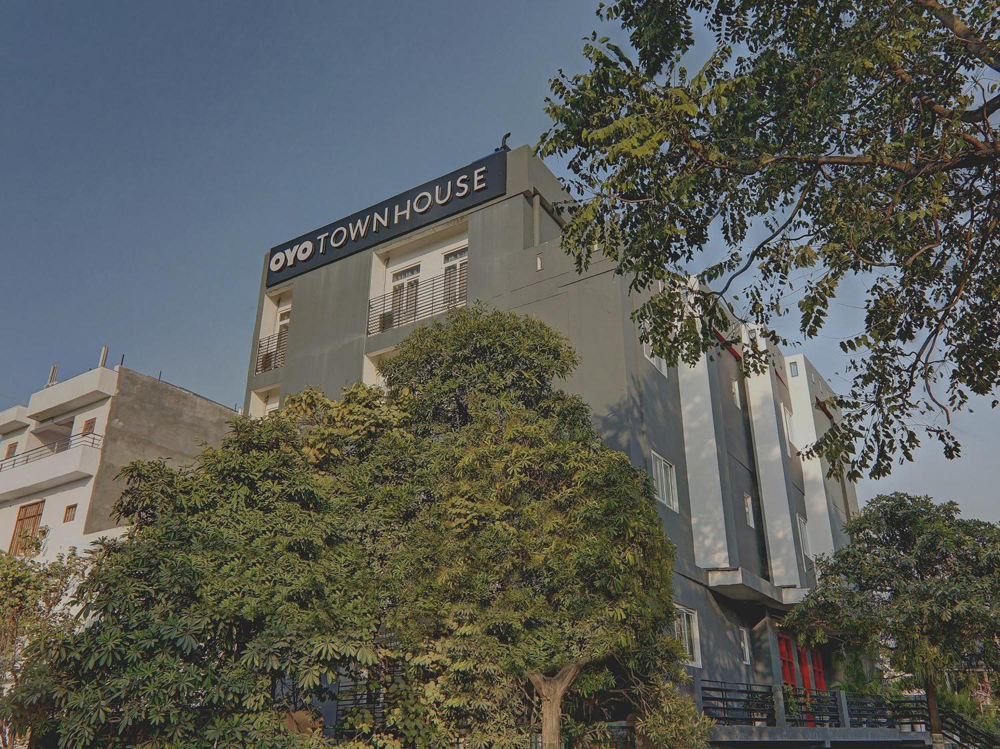 โอโย ทาวน์เฮาส์ 139 อาศิยาน สัมฤทธิ์ อุปวัน Hotel Bijnaur ภายนอก รูปภาพ