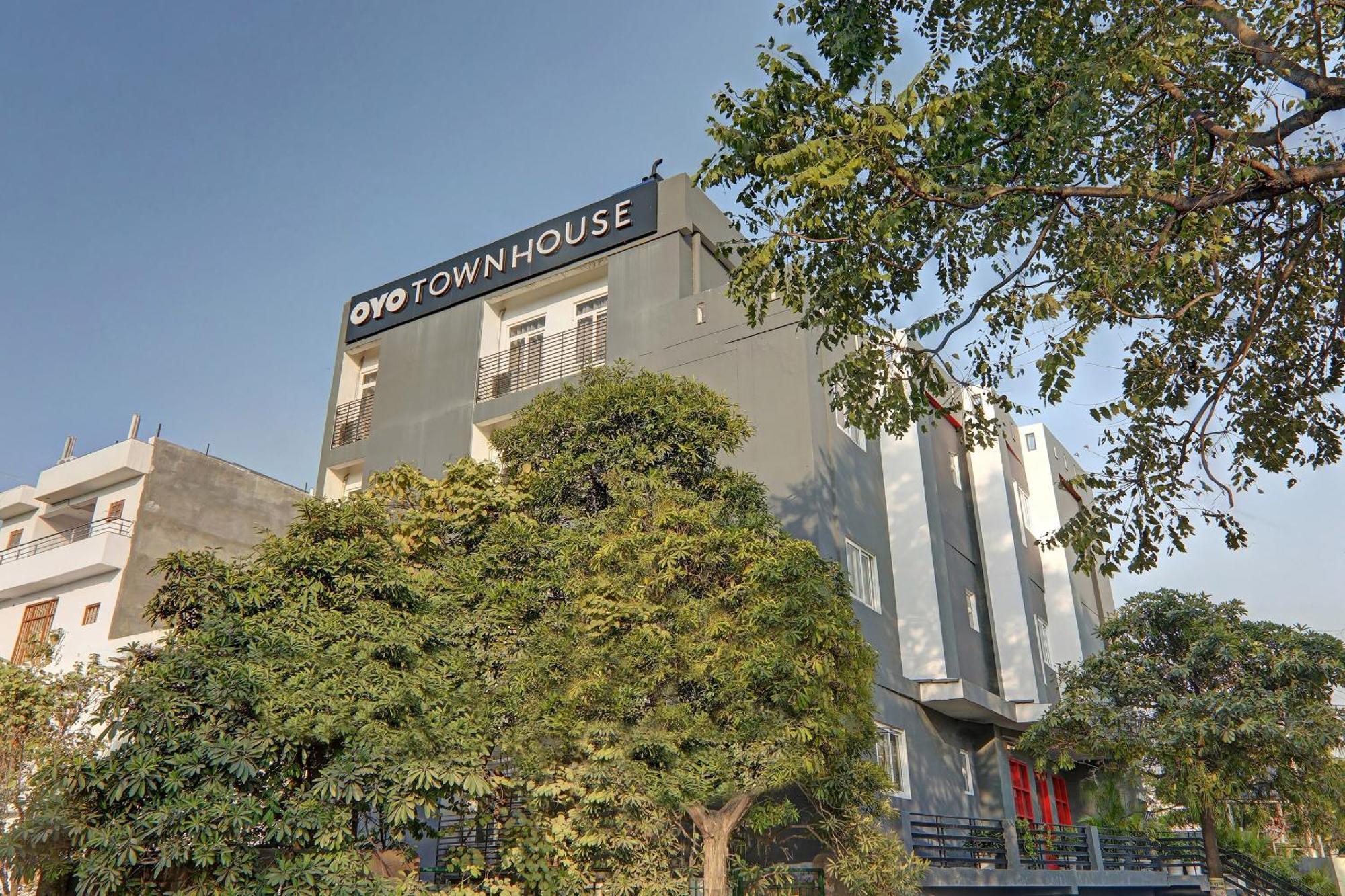 โอโย ทาวน์เฮาส์ 139 อาศิยาน สัมฤทธิ์ อุปวัน Hotel Bijnaur ภายนอก รูปภาพ